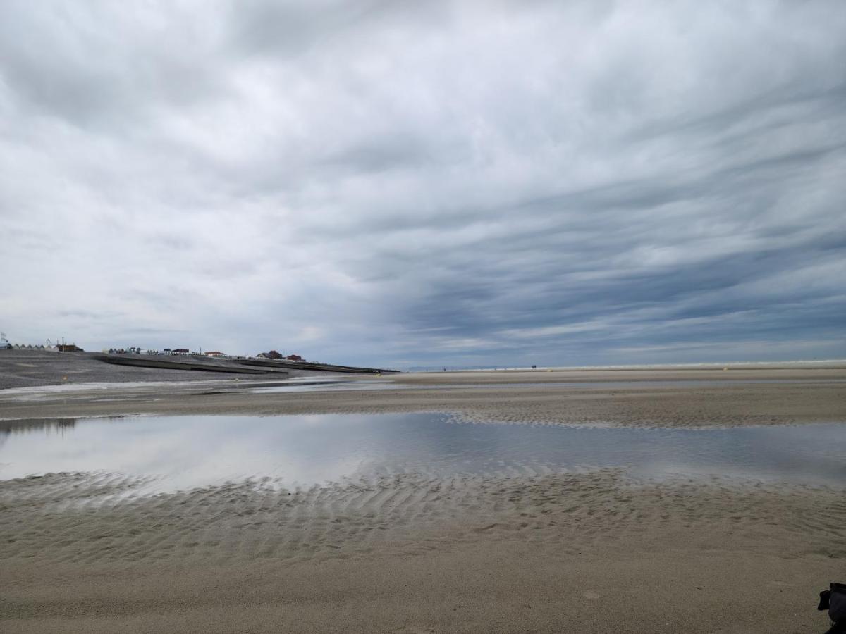 Les Amoureux De La Baie Favieres (Somme)